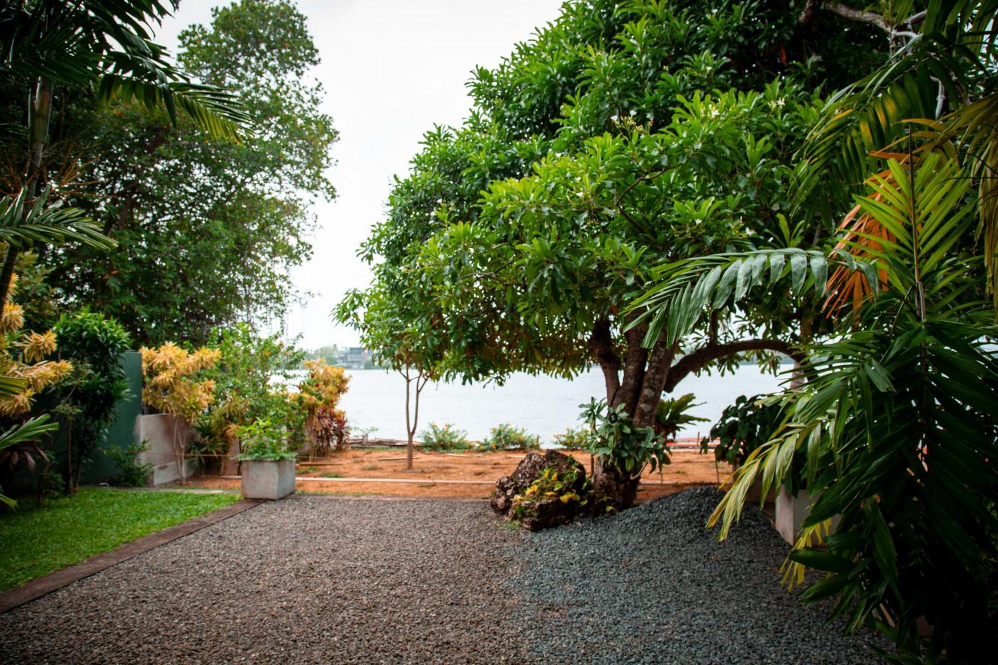 Riverside Inn Fuji Bentota Exteriör bild